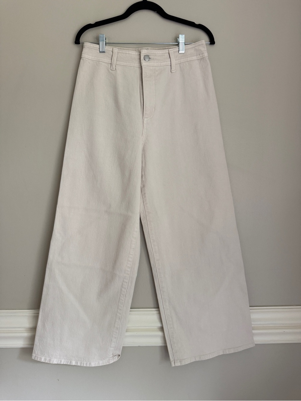 NWOT Universal Thread Sailor Wide Leg Jeans in Light Cream, size 6